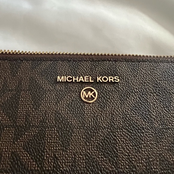 NWT Michael Kors Jet Set Charm Large Zip Clutch Wristlet Wallet Brown/Luggage - Picture 7 of 8